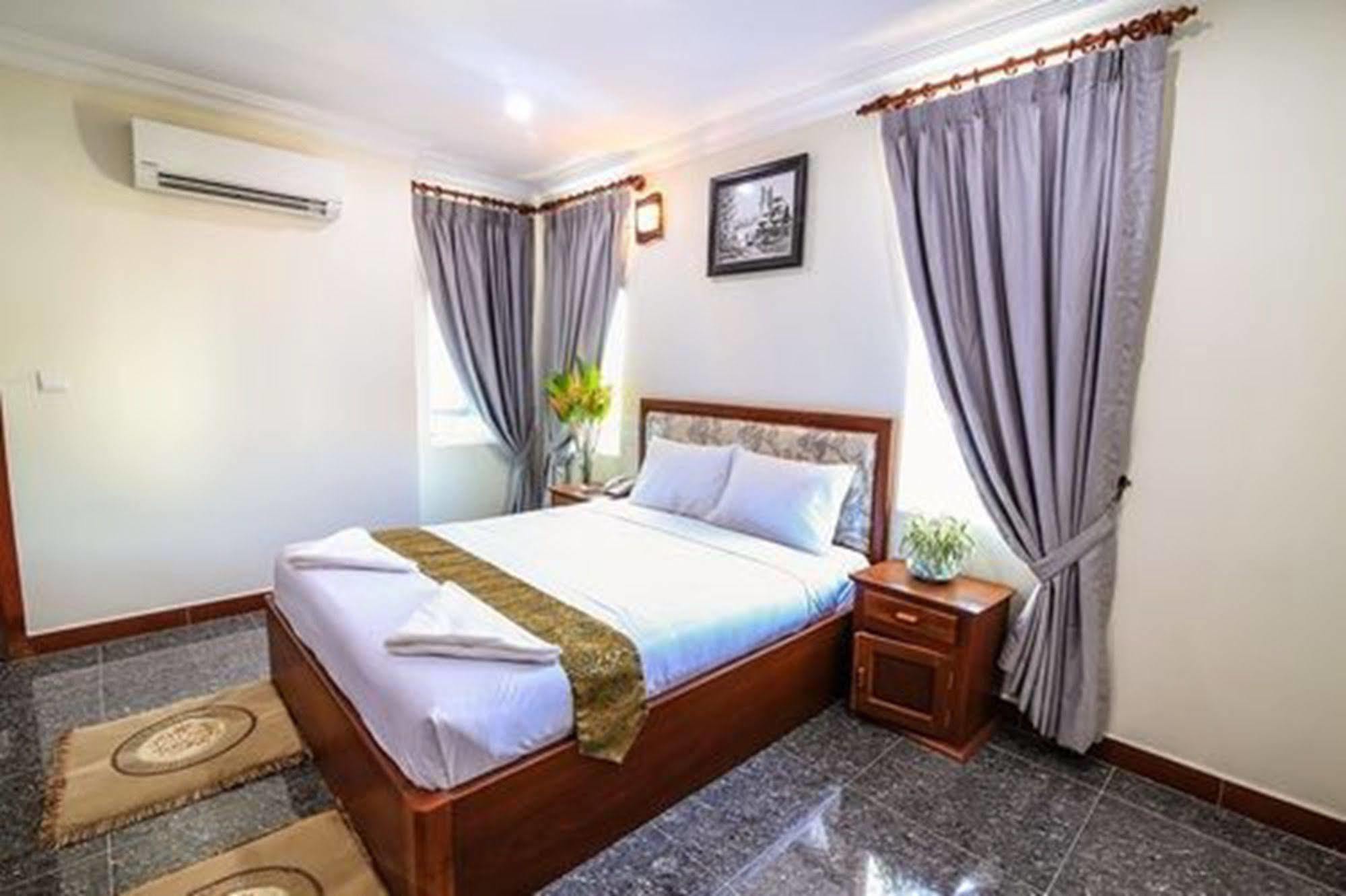 Tan Tower Hotel Phnom Penh Esterno foto