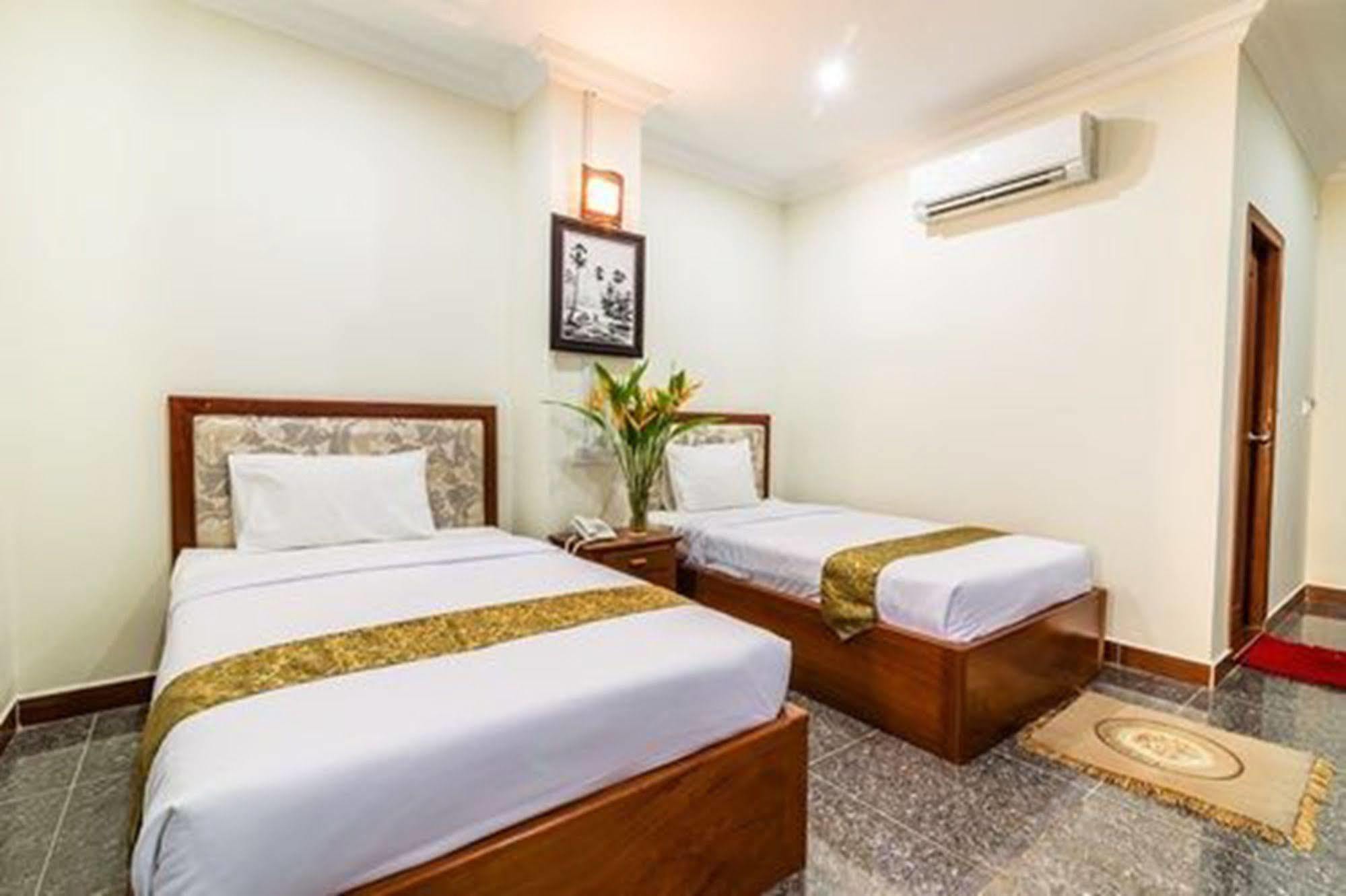 Tan Tower Hotel Phnom Penh Esterno foto