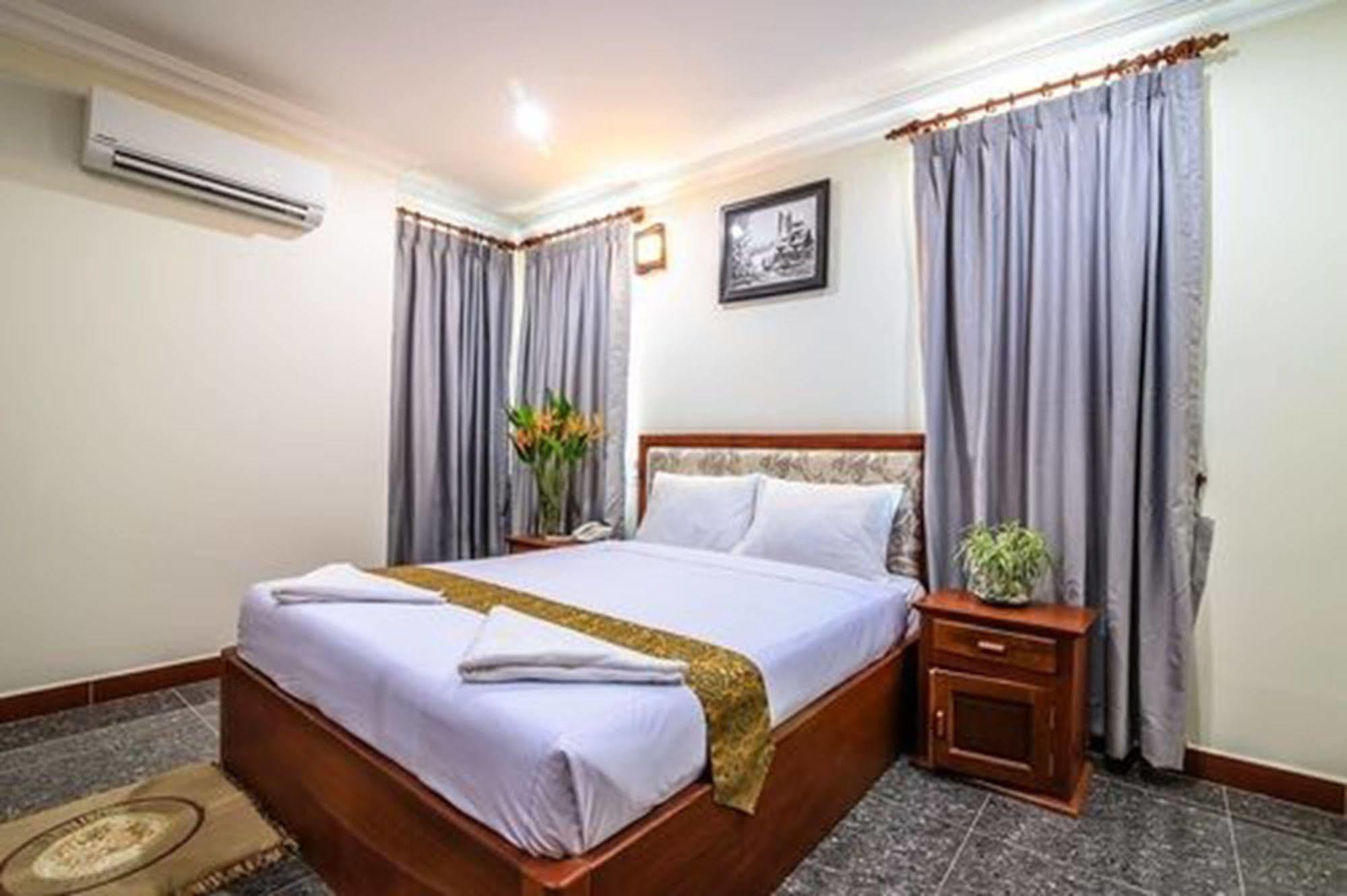 Tan Tower Hotel Phnom Penh Esterno foto