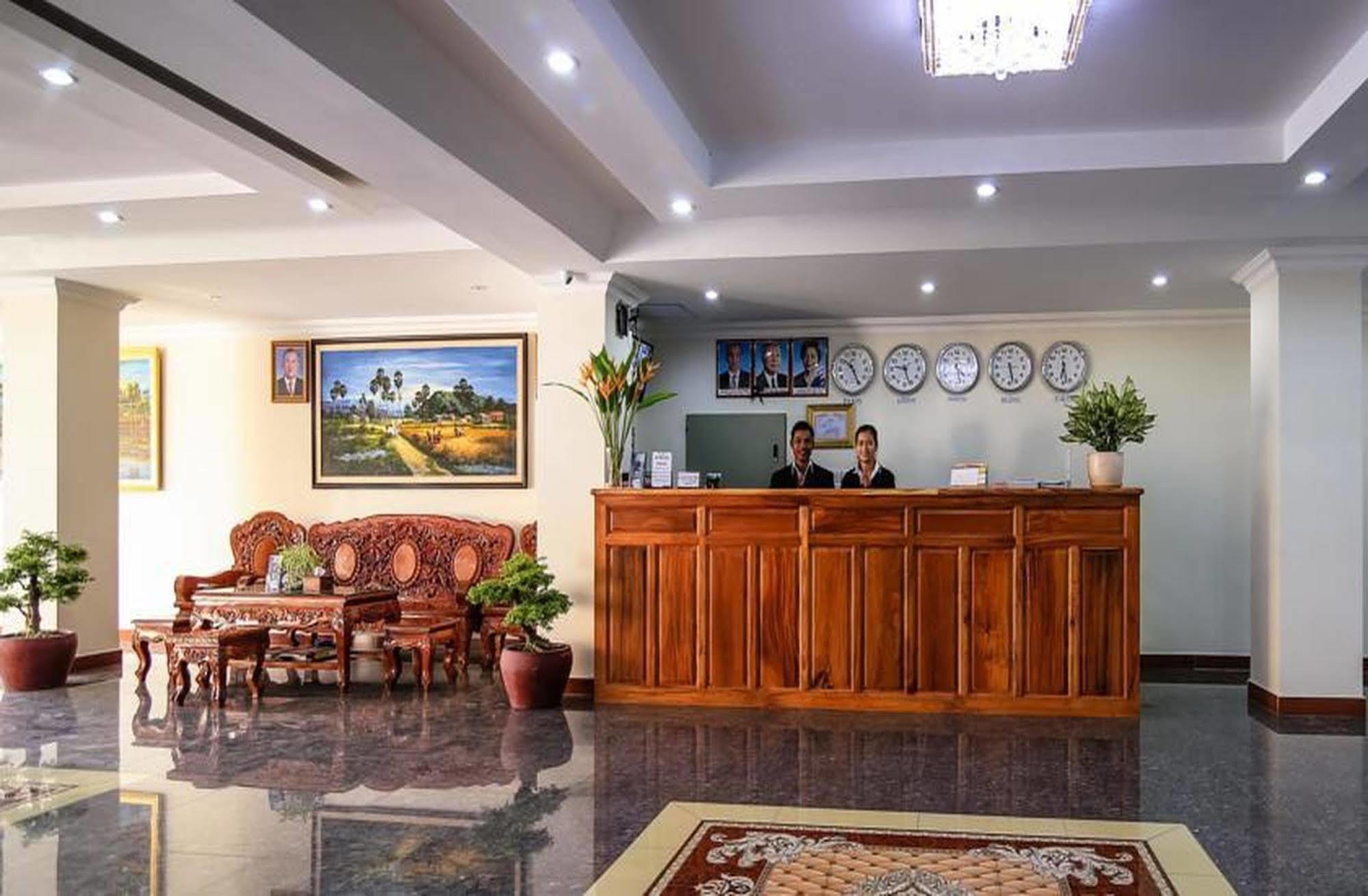 Tan Tower Hotel Phnom Penh Esterno foto