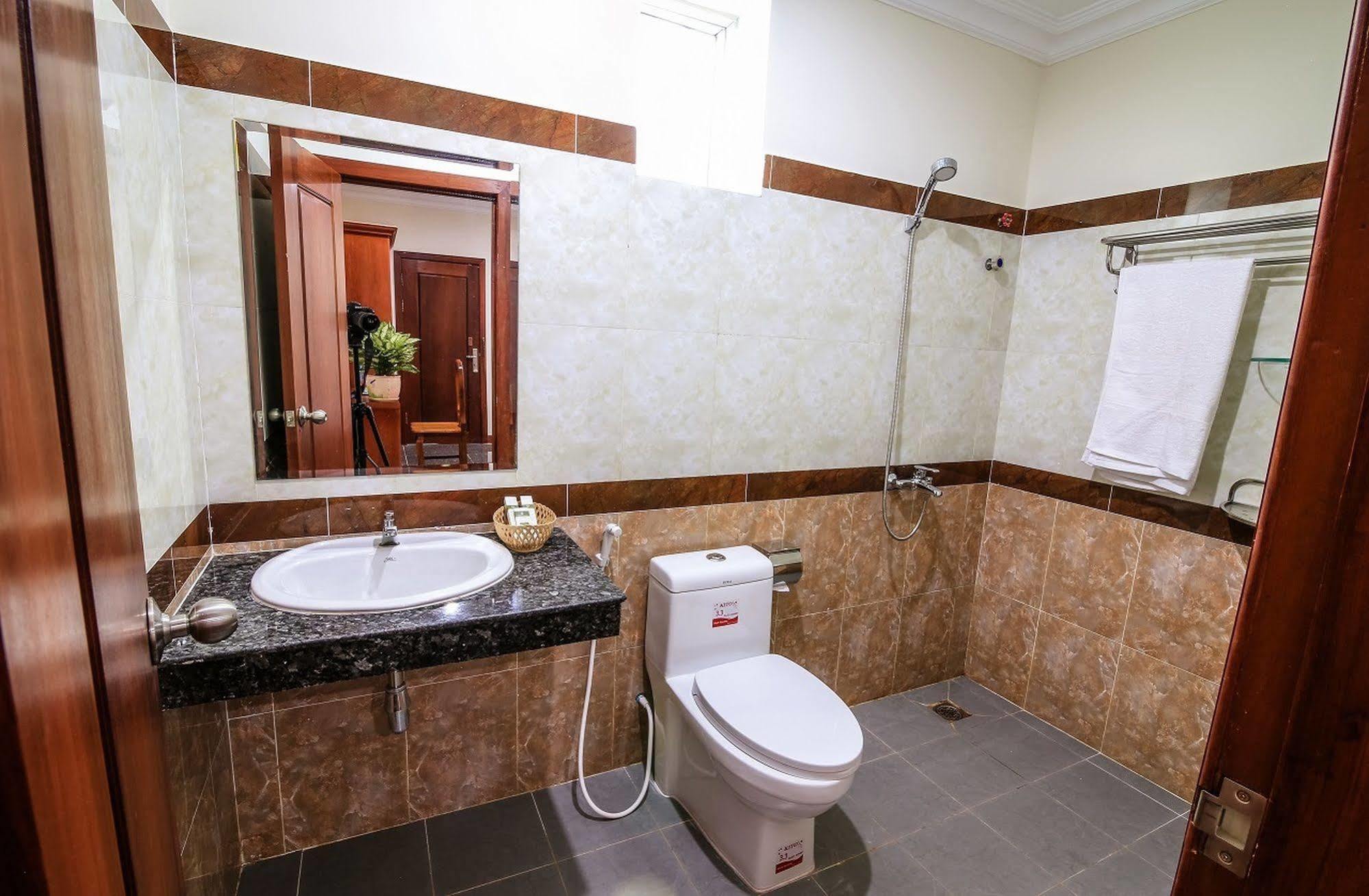 Tan Tower Hotel Phnom Penh Esterno foto